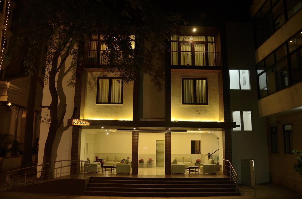 Hotel Ketan Poona Buitenkant foto