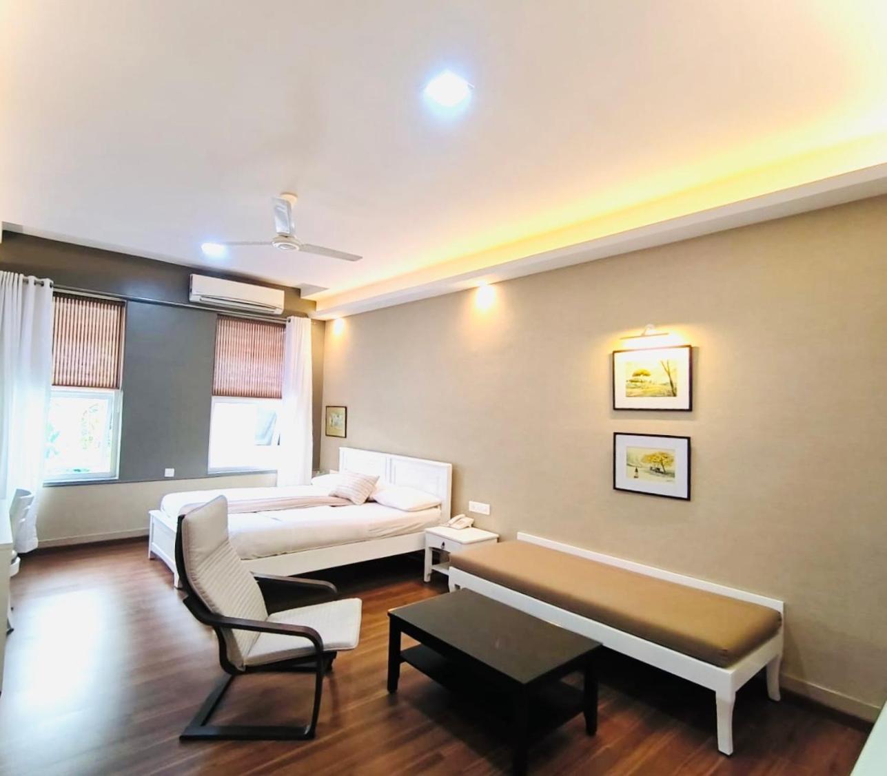 Hotel Ketan Poona Buitenkant foto