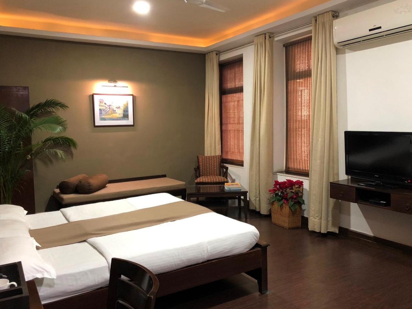 Hotel Ketan Poona Buitenkant foto