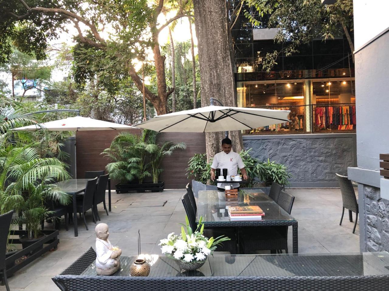 Hotel Ketan Poona Buitenkant foto